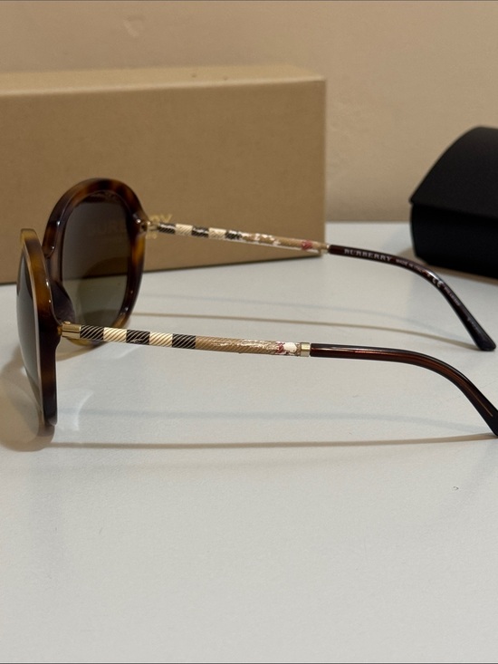 Burberry Tortoiseshell Polarized Sunglasses with Brown Lenses main image 5